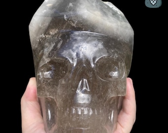 Elestial Smoky Quartz Skull with Green Muscovite – Hand-Carved Crystal Skull for Healing, Grounding & Spiritual Growth. Walmere - Brazil