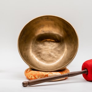 Handmade Meditation Singing Bowl Tibetan Bowl Sound Healing Yoga Mindfulness Chakra Balancing Bowl with Cushion and Mallet