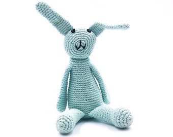 Lapin | Biologique | Peluche faite main pour enfants | Cadeau équitable pour bébé de galets | Peluche tricotée | Lavable en machine | Jeu imaginatif