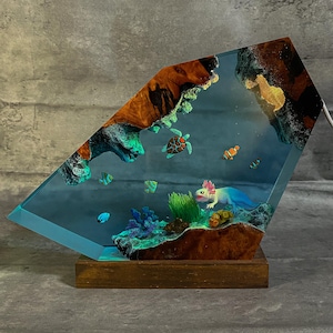 Axolotl Resin Lamp – LED Ocean Scene with Cute Walking Fish, Turtles & Coral | Handmade Epoxy Light for Kids, Aquarium Gift