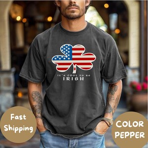 Camiseta &quot;Ser irlandés mola&quot;, divertida camiseta del orgullo irlandés, camiseta retro de trébol, camiseta unisex suave para el Día de San Patricio, idea de regalo celta