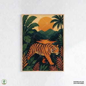 Stampa artistica da parete Tiger Jungle – Poster di fauna selvatica con lussureggiante fogliame tropicale, tramonto infuocato e suggestiva scena di tigre del Bengala