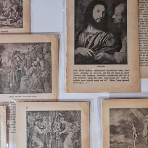 Vijf willekeurige pagina's uit een oud religieus boek.