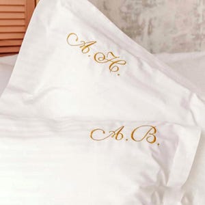 Op maat gemaakte lakens voor huwelijksnacht - Gepersonaliseerde witte beddengoedset - Satijnen lakenset, tweepersoonsbed of 2 aparte bedden, housewarmingcadeau