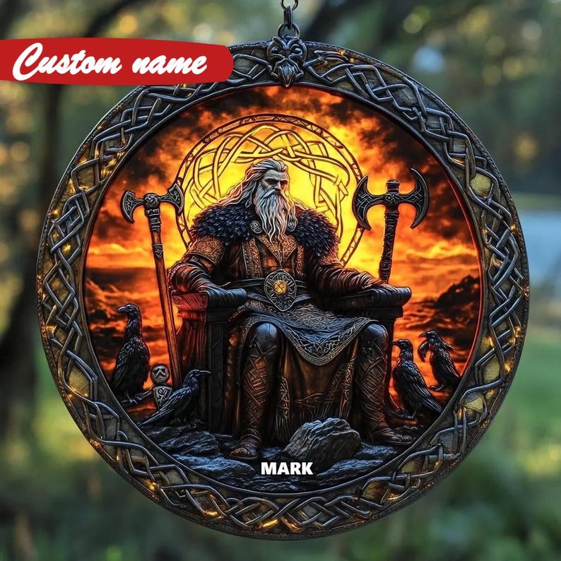 Atrapasol de cristal vikingo de Odín, decoración para ventana inspirada en la mitología nórdica, regalo personalizado y poderoso para él, decoración para el hogar inspirada en el antiguo guerrero. imagen 1
