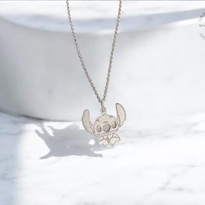 Adorable Alien & Island Girl Inspired Necklace – Cute Cartoon Pendant, Kids Jewelry Gift, Fun Birthday Chain Accessory for Girls