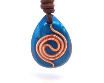 Pendentif en orgonite bleue : spirale de cuivre, collier de bouclier anti-CEM en shungite