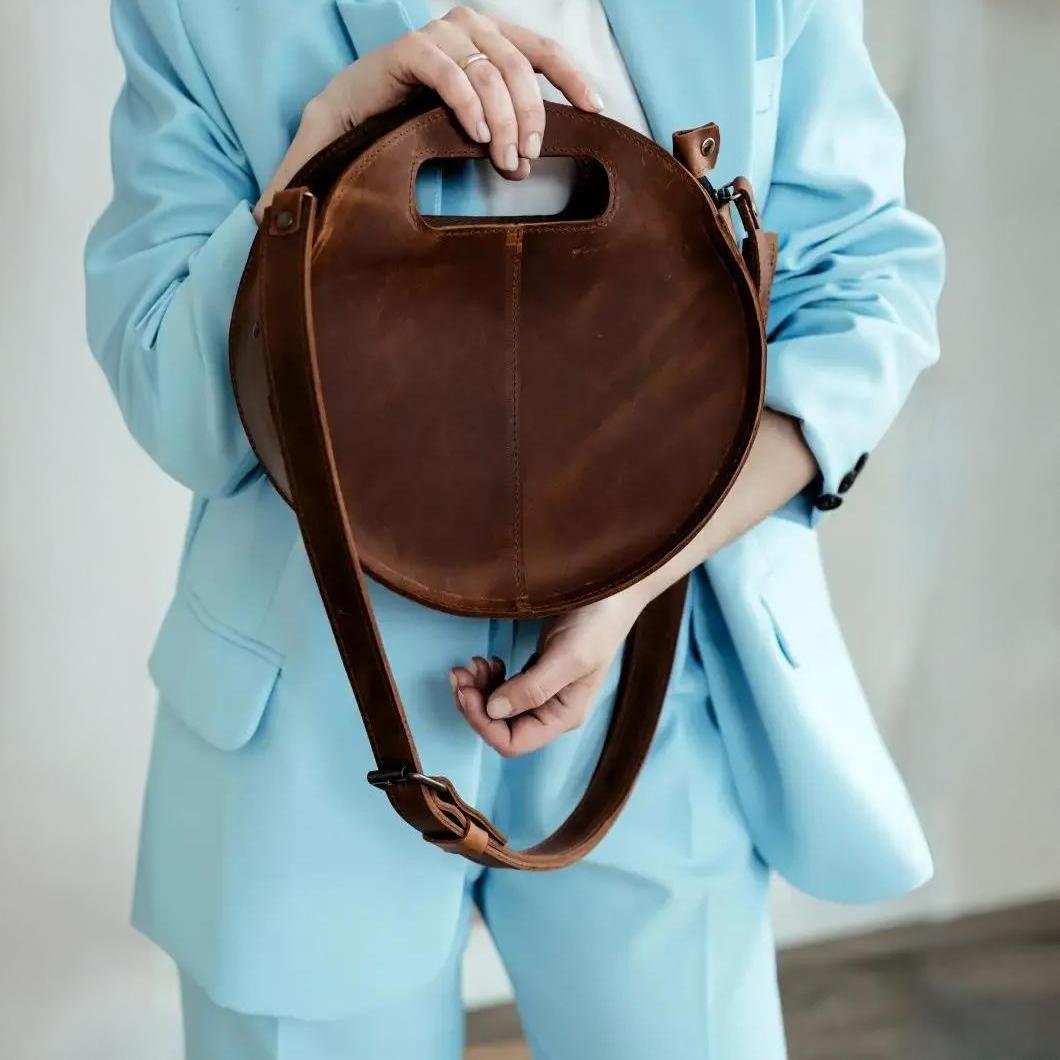 Rich I リッチアイ CIRCLE LEATHER BAG 美品・最安値】Rich I リッチアイ CIRCLE LEATHER BAG - メルカリ