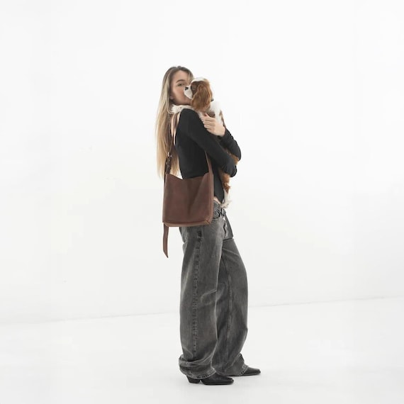 Minimalist leather shoulder bag, Leather shoulder tote bag, Womens shoulder purse, Everyday leather bag, Tote bag with shoulder strap