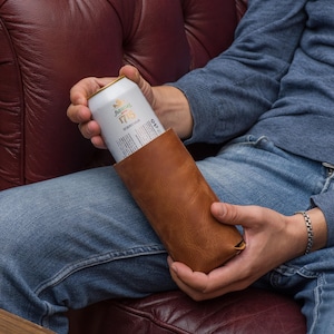 Personalized leather can holder, Engraved beer can holder, Beer can sleeve, Leather drink holders, Customized beer can sleeve, Can cooler