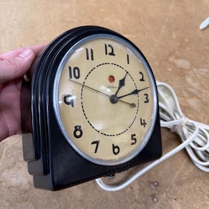 Antique Art Deco Telecron Clock in Bakelite 7"x6"x2"