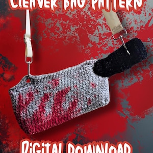 Può includere: Una borsa a forma di mannaia grigia e rossa con manico nero, cinturino beige e la scritta "CLEAVER BAG PATTERN DIGITAL DOWNLOAD" in bianco. La borsa ha un aspetto strutturato su uno sfondo rosso e grigio.