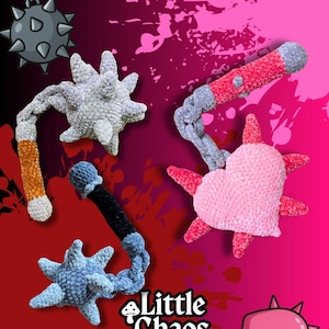 Könnte beinhalten: Ein Bild mit vier plüschigen, stacheligen Spielzeugen in verschiedenen Farben, darunter Grau, Blau, Rosa und Rot. Die Spielzeuge haben ein keulenartiges Design, mit dem Text "Thud Bud & Love Lug" und "Little Chaos Cave" auf dem Bild.