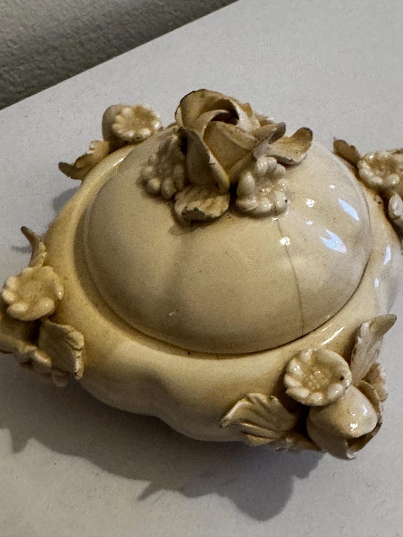 Vintage Italian Capanni Este Ceramic Trinket Box – Romantic Rose Jewelry Casket – Mid Century Shabby Chic Decor – 1950s Italy View 2