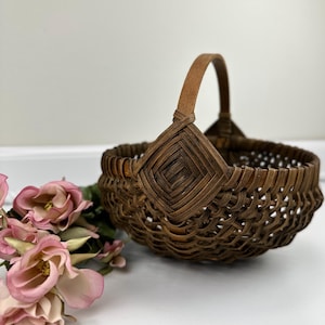 Vintage Harvest Handle Gathering Basket - Antique Wicker Egg or Berry Basket