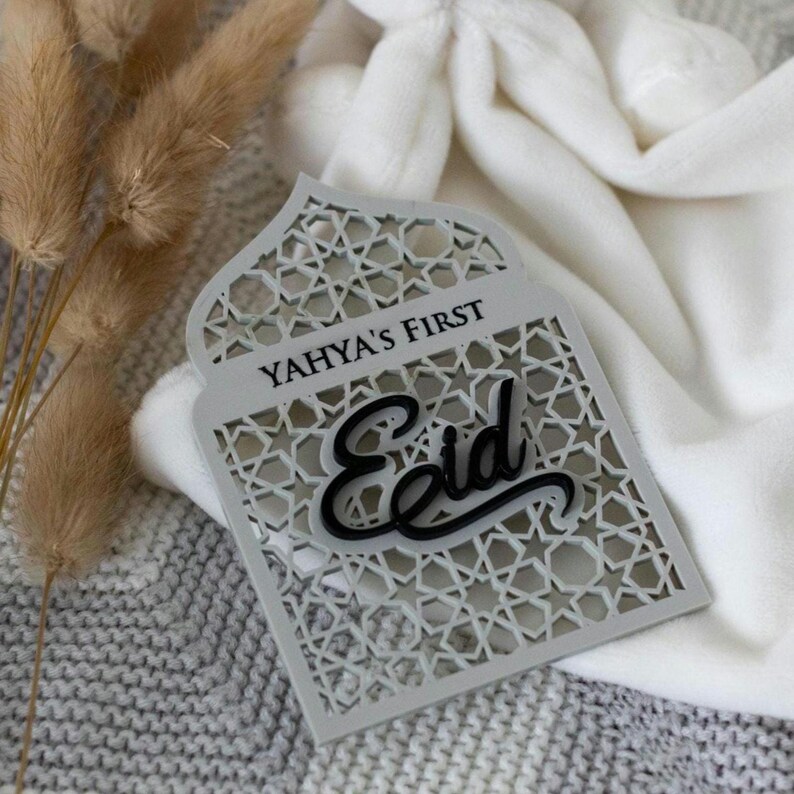 Personalised Baby's My First Eid Plaque, Acrylic Baby Milestone Keepsake Photo Prop image 3
