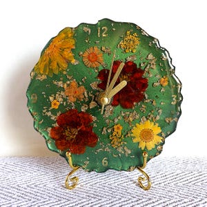 Pressed Flower Resin Clock, Floral Desk Clock, Handmade Botanical Table Clock, Gold Leaf Resin Home Decor,  Housewarming Gift, Gift Idea