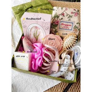 Gift Box for Women,Gift Bakset for Mom,Gift Box for Her,Warm and Cozy Gift Box,Sympathy gift box,Christmas Gift Box,Birthday Box for Her