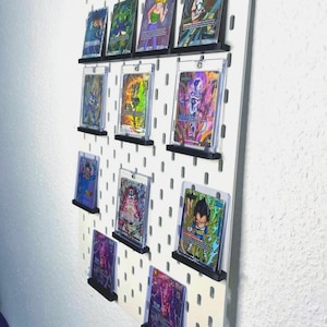 TCG Kartenhalter/Display für IKEA SKADIS, Kompatibel mit Magnetic Card Holder, Toploadern, Sleeved Cards, Ausstellen, Sammlung, Sammelkarten