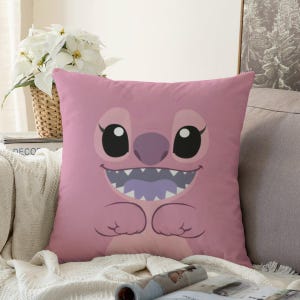 Poszewka na poduszkę Angel Poszewka na poduszkę Angel Disney Dekoracja pokoju | Stitch i Lilo merch | Poszewka na poduszkę Angel | Poszewka na poduszkę Disney na prezent | Różowy ścieg