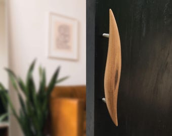 Hand-Carved Teak Door Handle: Solid Wood, Ergonomic Pull