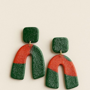 Handmade polymer clay earrings, forest green, unique and unrepeatable, large earrings, leather-like texture, two-tone boho looks,