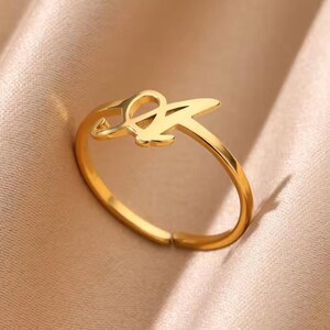 Anillo con inicial personalizado - Anillo con letras de la A a la Z - Anillo de acero inoxidable - Joyería minimalista - Regalo personalizado para mujer - Anillo para el día a día