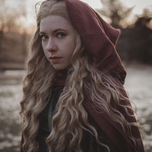 Fairytale Short Linen Cloak – Hooded Medieval Cape for LARP, Cosplay & Renaissance Fairs