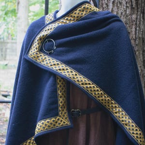 Viking Wool Cloak with Trim – Heavy Medieval Cape for LARP, Cosplay & Reenactment