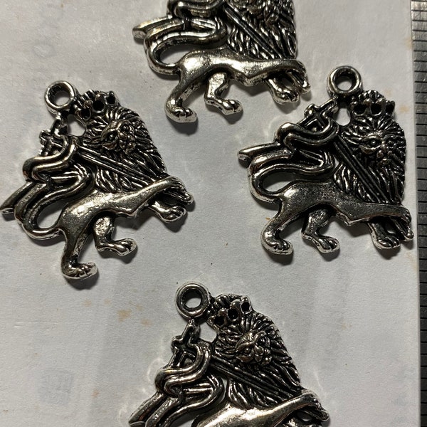 Plaque d’argent antique Rasta Lion de Juda Pendnat 25mm 4pc