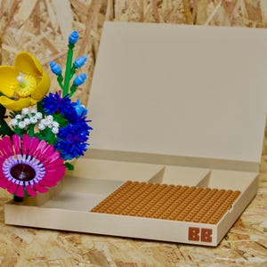 BRICK BUDDY™ BOTANICAL – Modular Brick Building Tray | Eco-Friendly Organiser With Removable Guide Stand