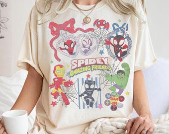 Camiseta Comfort Colors Retro Coquette Spidey y sus increíbles amigos, camiseta a cuadros Ghost Spider Miles, camiseta Marvel Family Birthday Trip 2026