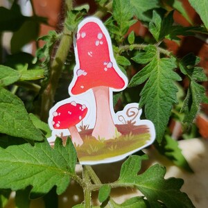 Sticker champignon mignon - Art fantaisiste de champignons pour les amoureux de la nature, parfait pour les journaux, les bouteilles d'eau, les ordinateurs portables et plus encore !