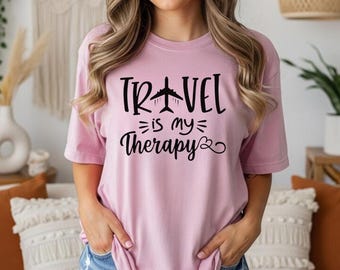 Felpa con cappuccio "Travel Is My Therapy", girocollo da viaggio 2026, regalo per viaggiatori, felpa con cappuccio da viaggio, maglione per le vacanze, regalo per amanti dei viaggi