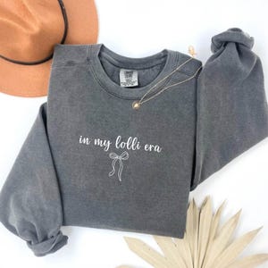 Comfort Colors® Lolli Shirt, Lolli T-Shirt, Lolli Tee, Cute Lolli Shirt, Gift for Lolli, Grandma Gift, Grandmother Shirt, Grandma Mimi Gigi