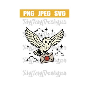 Könnte beinhalten: Illustration einer weißen Eule mit ausgebreiteten Flügeln, die einen Brief mit rotem Wachssiegel trägt. Das Bild enthält den Text "PNG JPEG SVG" und "ZigZagDesigns" in einer stilisierten Schriftart.