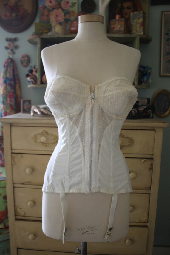 Fabulous & Sexy Vintage Rondeau Original by Lilyet