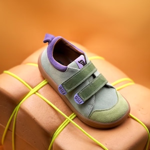 Kids barefoot sneakers – flexible, anatomical toe box shoes – OSIK – Glibbo Forest charm