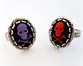 Victorian gothic skull cameo ring, gothic jewelry, pirate skull ring, skull and crossbones cameo ring