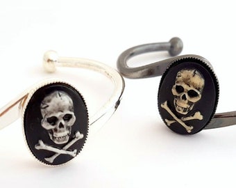 Skull cameo bracelet, pirate jewelry, gothic bracelet