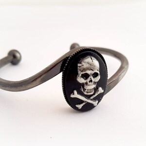 Skull cameo bracelet, pirate jewelry, gothic bracelet image 6