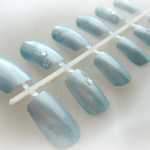 Kawaii nagel set bleke blauwe sterren, Japans nail art, vrouwen accessoires
