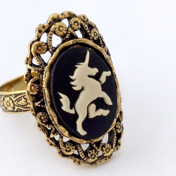 Gold unicorn cameo ring, gothic jewelry, golden unicorn ring, magical creature gift by celdeconail