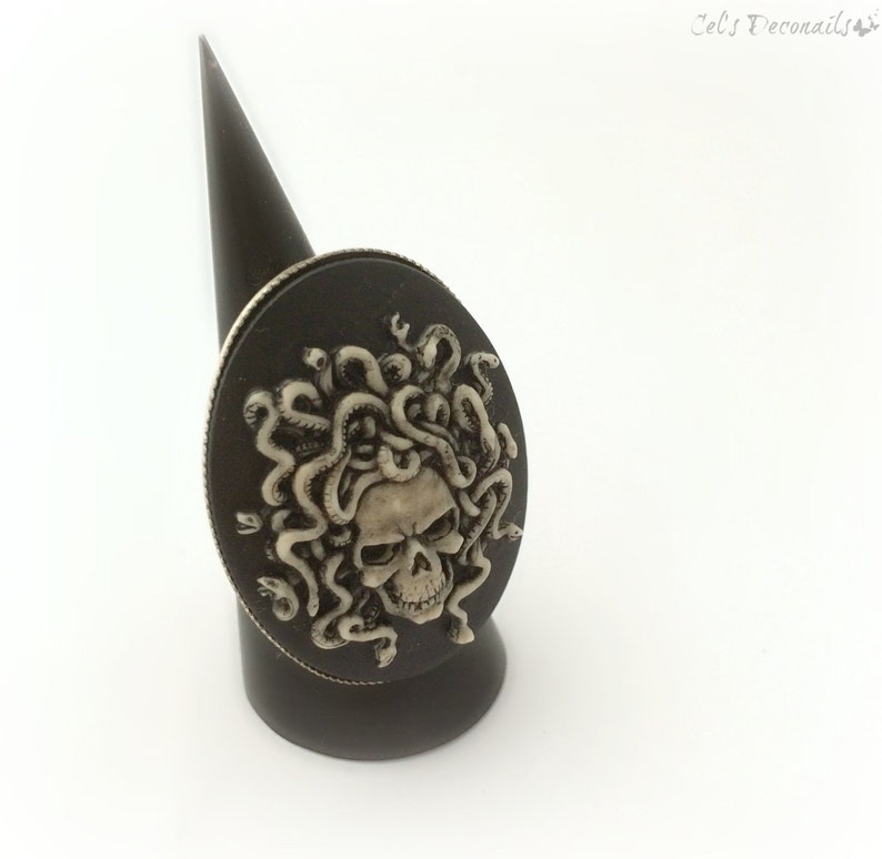 Medusa skull cameo ring, unisex gothic ring image 3