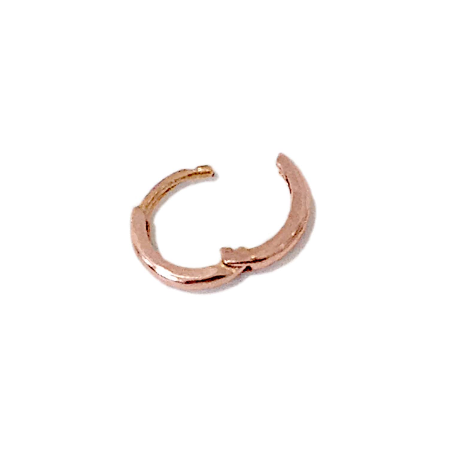 Kendra Scott Mikki Huggie Hoop Earrings In Metallic - Foto 2