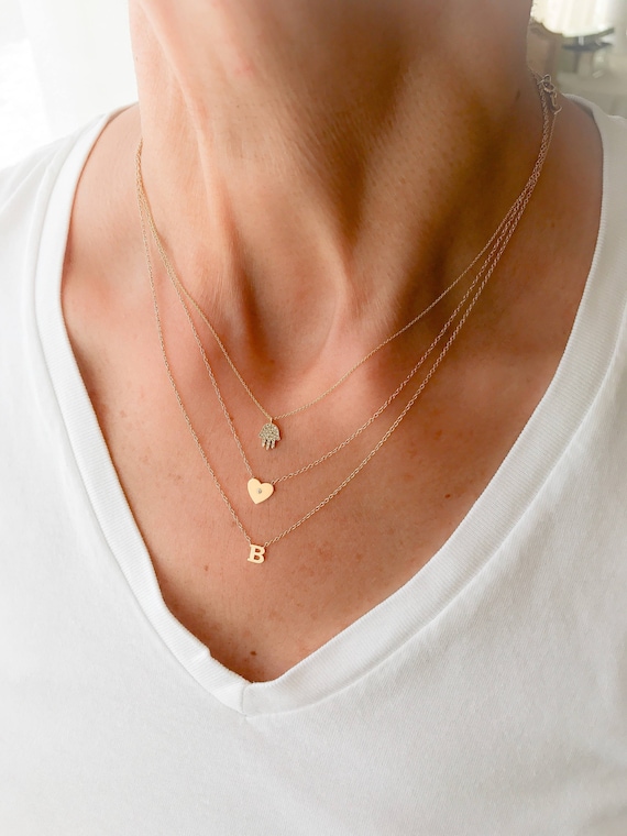 14K Solid Gold Initial Charm Halskette: Personalisierter Buchstabe Anhänger - Österreich