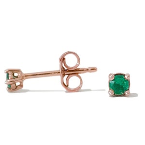 2 mm Emerald Solitaire 14K massief gouden 4-punts oorknop (echte natuurlijke smaragd edelstenen) {als paar of enkele oorbel, duw- of schroefsluiting}