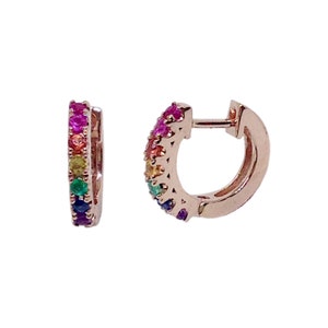 Rainbow Huggie 14K Solid Gold Creolen, 11 mm Außen x 7 mm Innendurchmesser (Klapp Dicke Bunte Echte Saphir Edelstein Pavé Creolen) 7/16 &quot;