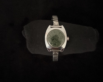 Upcycled Moss Art Wristwatch: Vintage Silver-Colored Nature Watch