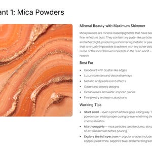Puede incluir: Imagen abstracta de polvos de mica en tonos naranja y dorado, creando un efecto arremolinado y veteado. La imagen muestra la calidad brillante y reflectante del pigmento, ideal para arte y artesan&iacute;a en resina.